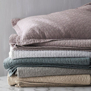 Quilts, Bedspreads & Coverlets